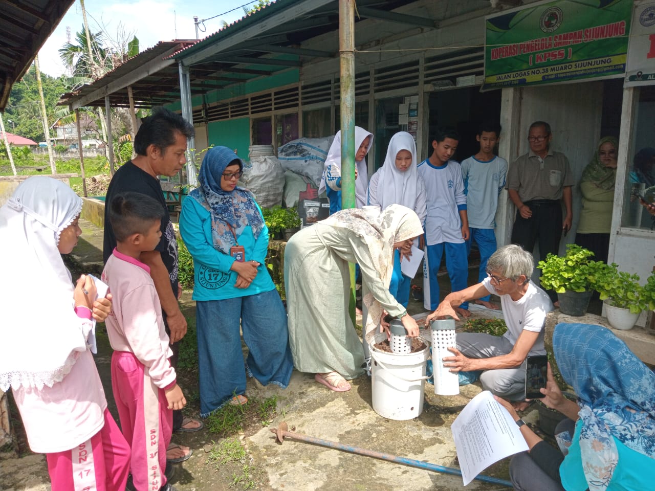 Workshop komposting sampah organik